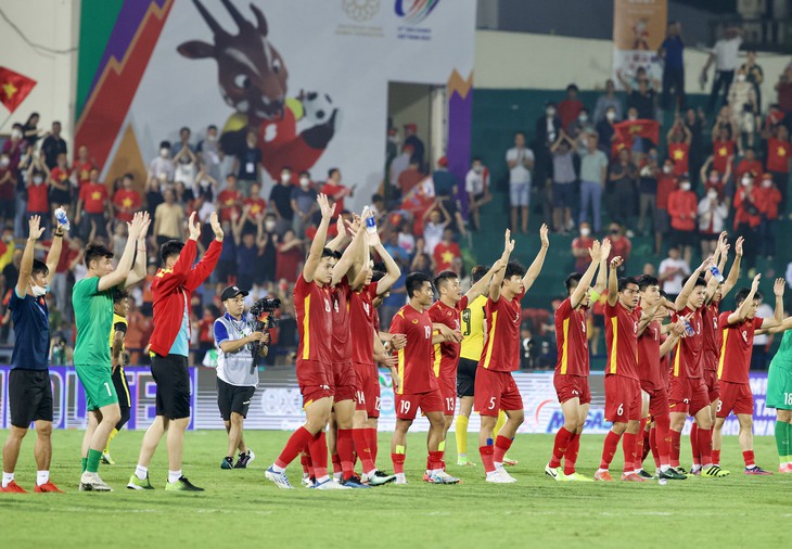 TRỰC TIẾP U23 Việt Nam 1- 0 U23 Malaysia: Khi nào khó... có TIẾN LINH!!!!!!!!!!! - Ảnh 2.