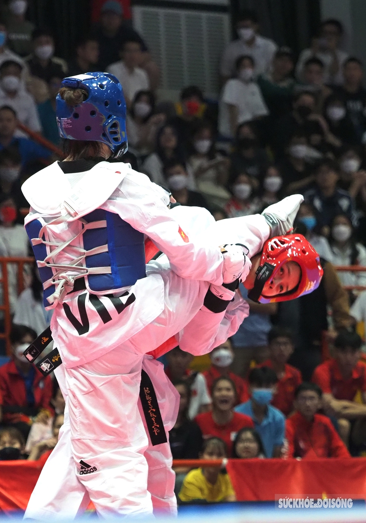 Chồng của VĐV Taekwondo vượt gần 900km chứng kiến vợ lội ngược dòng ngoạn mục - Ảnh 2. Chồng của VĐV Taekwondo vượt gần 900km chứng kiến vợ lội ngược dòng ngoạn mục - Ảnh 2.