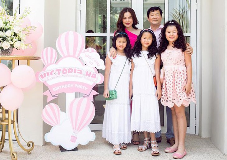 Hoa hậu Phương Lê ly hôn: Ngôi nhà 200 tỷ thuộc về con gái, 3 con sống với cha - Ảnh 1. Hoa hậu Phương Lê ly hôn: Ngôi nhà 200 tỷ thuộc về con gái, 3 con sống với cha - Ảnh 1.