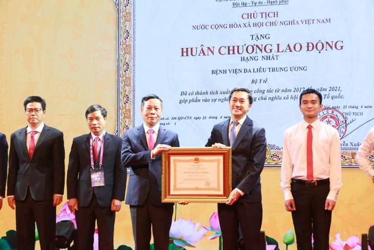 Ngành Da liễu có bước phát triển vượt bậc, bắt kịp xu hướng của thế giới - Ảnh 1. Ngành Da liễu có bước phát triển vượt bậc, bắt kịp xu hướng của thế giới - Ảnh 1.