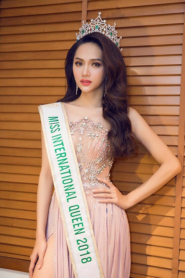 Hoa hậu chuyển giới Hương Giang "đứng dậy" ra sao sau bê bối láo hỗn với NS Trung Dân và scandal mời công an đến nhà antifan làm việc - Ảnh 2. Hoa hậu chuyển giới Hương Giang "đứng dậy" ra sao sau bê bối láo hỗn với NS Trung Dân và scandal mời công an đến nhà antifan làm việc - Ảnh 2.
