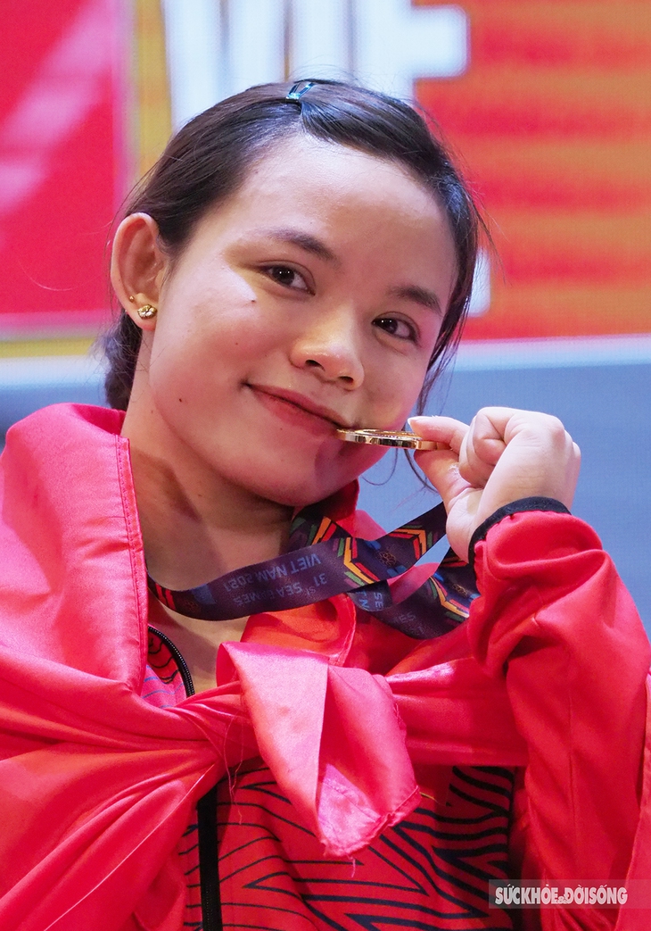 Hotgirl trong làng cử tạ nâng bổng 126kg ở nội dung cử đẩy, phá 3 kỷ lục SEA Games - Ảnh 1. Hotgirl trong làng cử tạ nâng bổng 126kg ở nội dung cử đẩy, phá 3 kỷ lục SEA Games - Ảnh 1.