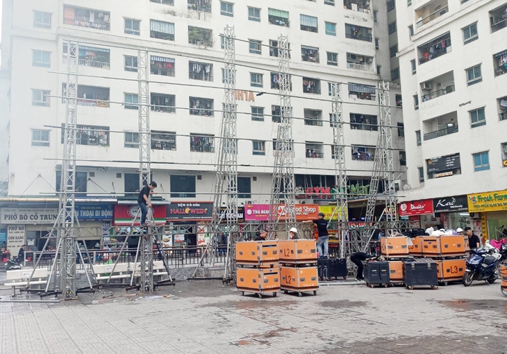 Hà Nội: Cư dân chung cư lắp LED rộng hơn 60m2 cổ vũ cho 2 trận chung kết bóng đá SEA Games 31 - Ảnh 4.