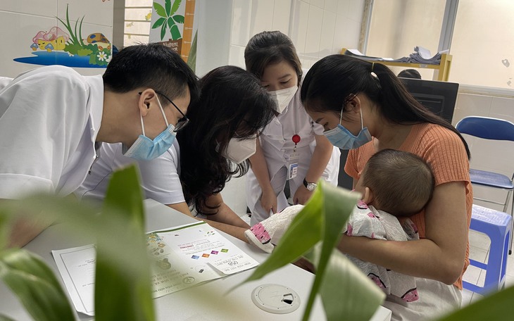 Chuyên gia phẫu thuật nhi khuyến cáo cha mẹ cần quan tâm đến bệnh lý tiết niệu ở trẻ
