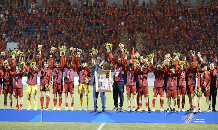 Thủ tướng gửi thư khen đội tuyển bóng đã nữ Việt Nam giành huy chương vàng SEA Games 31 - Ảnh 2. Thủ tướng gửi thư khen đội tuyển bóng đã nữ Việt Nam giành huy chương vàng SEA Games 31 - Ảnh 2.