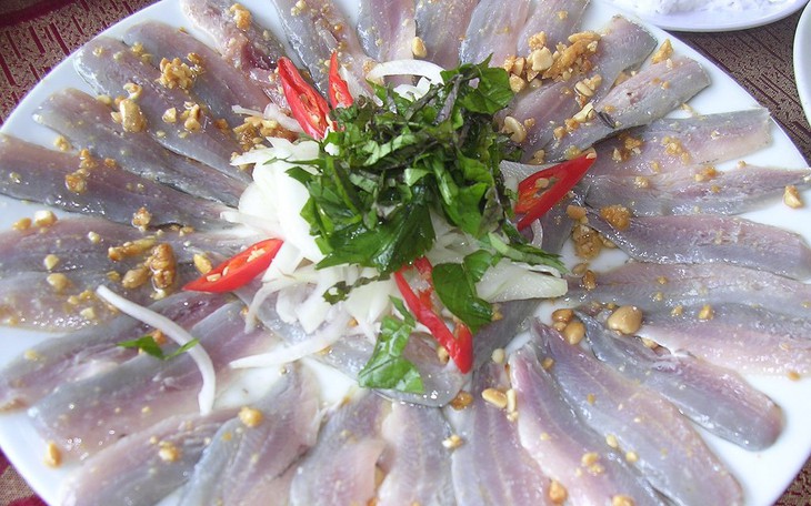 Bộ Y tế chỉ 4 triệu chứng của bệnh sán lá gan nhỏ do thói quen ăn gỏi cá