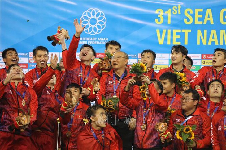 Tự hào giây phút đăng quang của U23 Việt Nam tại SEA Games 31 - Ảnh 2.