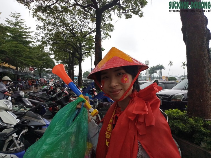 Người hâm mộ sẵn sàng 'bùng cháy', ăn mừng chiến thắng của U23 Việt Nam trước - Ảnh 8.
