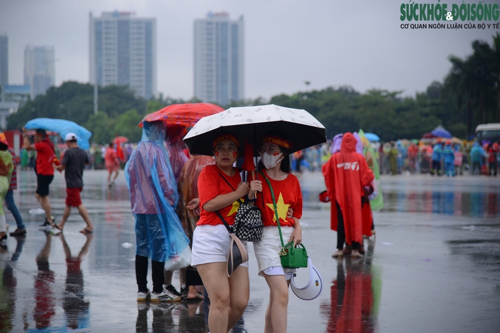 Người hâm mộ sẵn sàng 'bùng cháy', ăn mừng chiến thắng của U23 Việt Nam trước - Ảnh 14.
