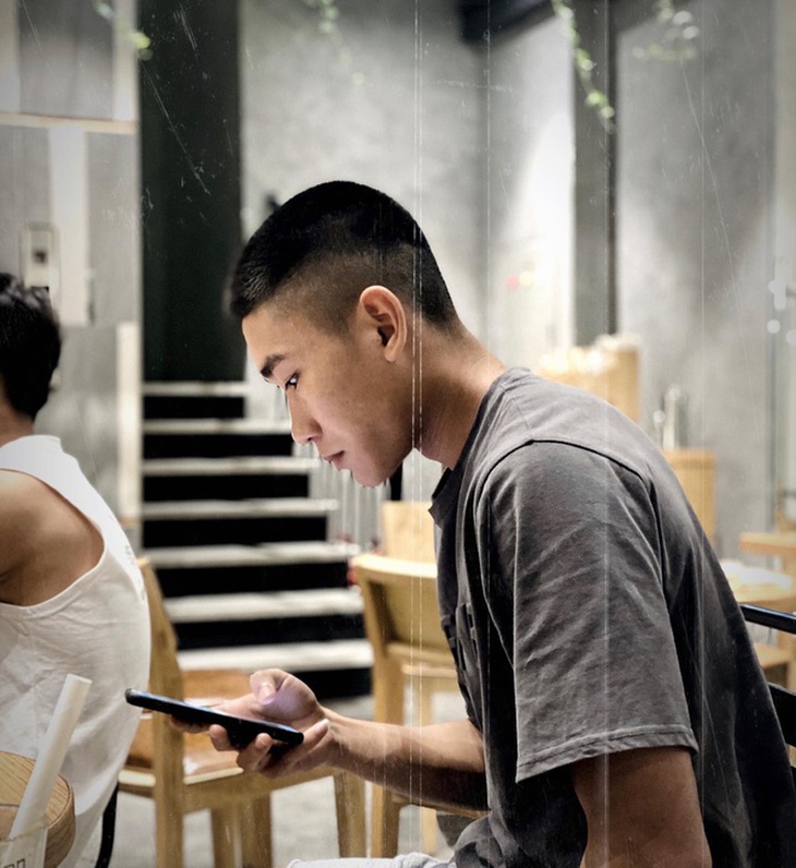 Điều ít biết về "chuyện tình mật ngọt" của "người hùng" vừa có pha ghi bàn bằng đầu đem lại chiến thắng lịch sử cho U23 Việt Nam - Ảnh 8. Điều ít biết về "chuyện tình mật ngọt" của "người hùng" vừa có pha ghi bàn bằng đầu đem lại chiến thắng lịch sử cho U23 Việt Nam - Ảnh 8.