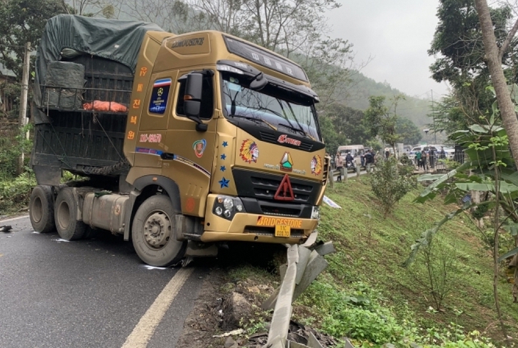 Thêm vụ tai nạn giao thông tại ‘điểm đen’ quốc lộ 3 qua tỉnh Bắc Kạn - Ảnh 3. Thêm vụ tai nạn giao thông tại ‘điểm đen’ quốc lộ 3 qua tỉnh Bắc Kạn - Ảnh 3.