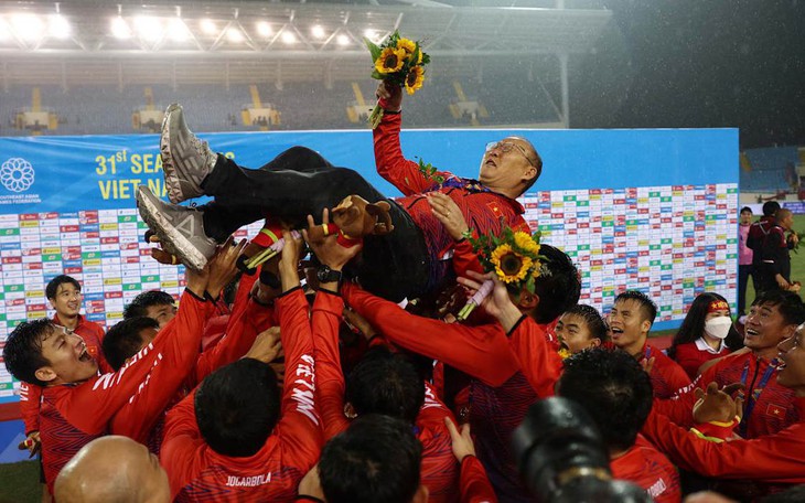 ESPN và Olympic viết về chiến tích Huy chương Vàng SEA Games của bóng đá Việt Nam 