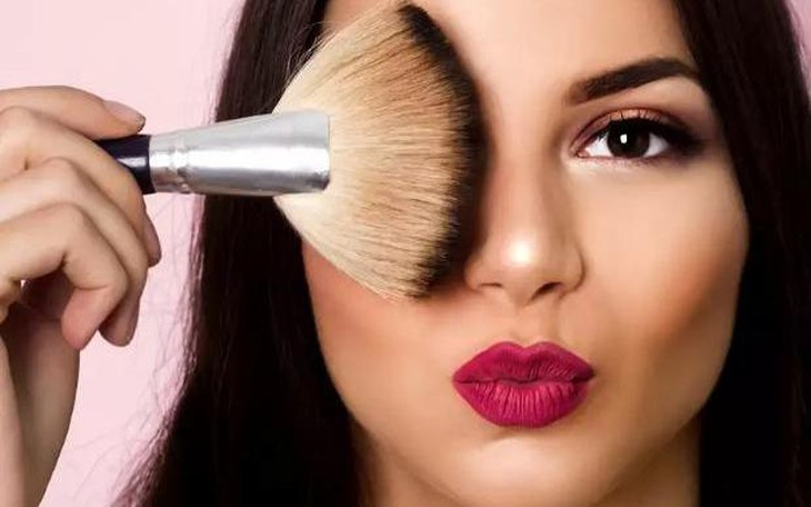 Thăng hạng nhan sắc nhờ sử dụng phấn highlight đúng cách