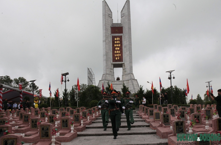 An táng 103 hài cốt liệt sĩ quân tình nguyện, chuyên gia Việt Nam hy sinh ở Lào - Ảnh 6. An táng 103 hài cốt liệt sĩ quân tình nguyện, chuyên gia Việt Nam hy sinh ở Lào - Ảnh 6.