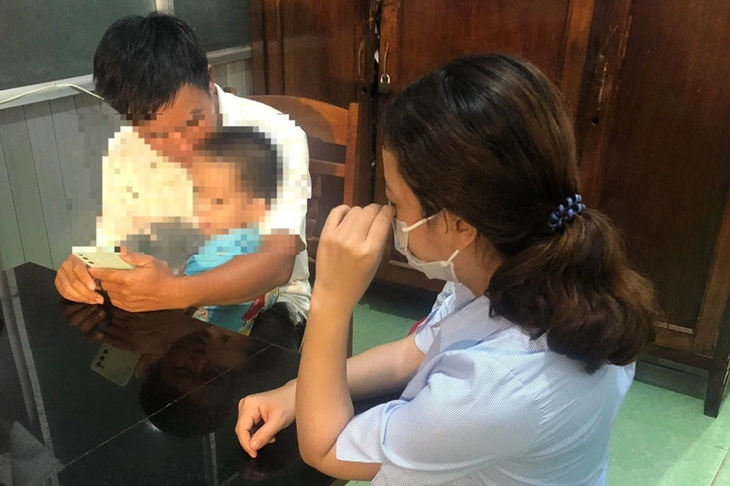 Vụ mẹ khai tử con 3 tuổi dù vẫn còn sống: Có nên “tước” quyền nuôi con của người mẹ? - Ảnh 1. Vụ mẹ khai tử con 3 tuổi dù vẫn còn sống: Có nên “tước” quyền nuôi con của người mẹ? - Ảnh 1.
