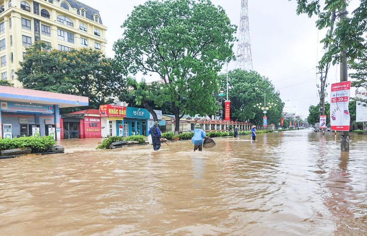 Mưa lớn vừa qua là đợt mưa kỷ lục hiếm gặp - Ảnh 3.