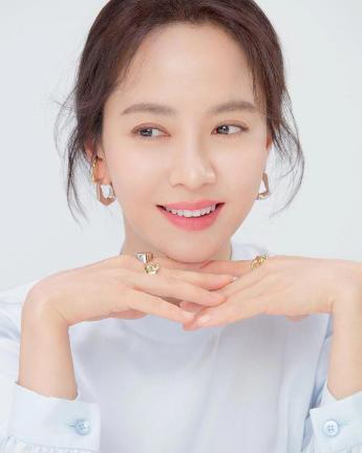 Song Ji Hyo 1