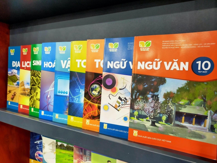 Đề xuất đưa sách giáo khoa vào danh mục hàng hóa do Nhà nước định giá tối đa - Ảnh 1. Đề xuất đưa sách giáo khoa vào danh mục hàng hóa do Nhà nước định giá tối đa - Ảnh 1.