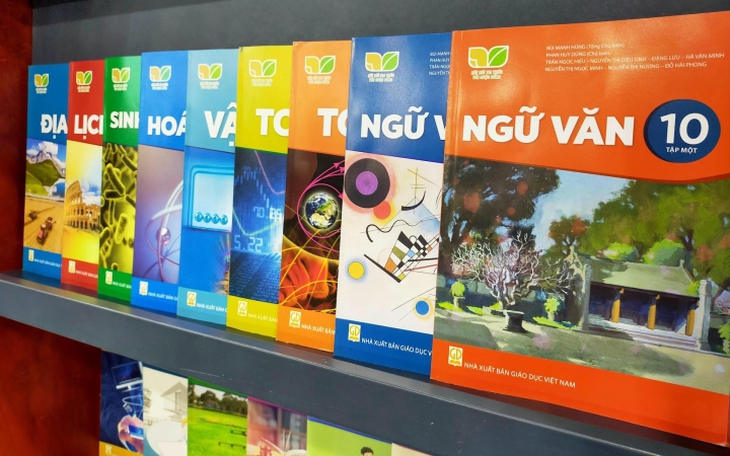 Giá sách giáo khoa đắt gấp 2-3 lần: Kiến nghị đưa vào danh mục hàng hóa do Nhà nước định giá tối đa