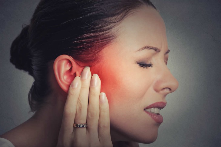 Phụ nữ tuổi mãn kinh có thể trải qua những cơn đau hàm trầm trọng - Ảnh 2.