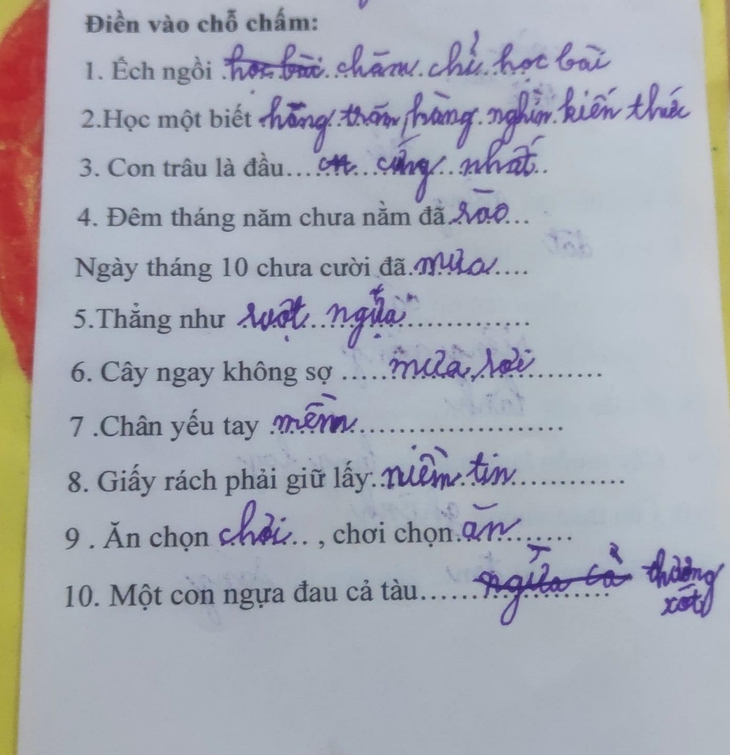 Học sinh cấp 1 làm bài tập tiếng Việt, mới câu đầu tiên mà phụ huynh đã "cười ngất tới 3 ngày" - Ảnh 2.