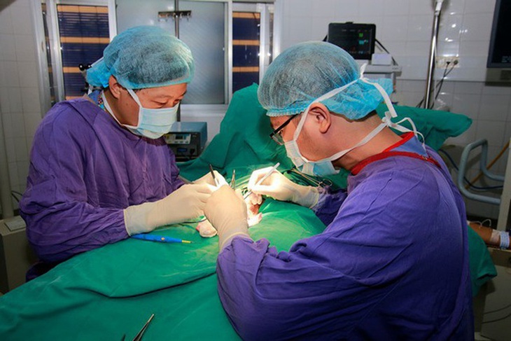 Gắn bi, dị vật vào dương vật để tăng khoái cảm cho bạn tình, nguy hiểm khó lường - Ảnh 4. Gắn bi, dị vật vào dương vật để tăng khoái cảm cho bạn tình, nguy hiểm khó lường - Ảnh 4.