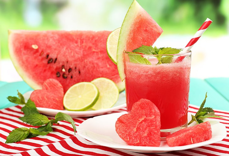 Dưa hấu ngon, ngọt và thanh mát nhưng có nên ăn nhiều? - Ảnh 5. Dưa hấu ngon, ngọt và thanh mát nhưng có nên ăn nhiều? - Ảnh 5.