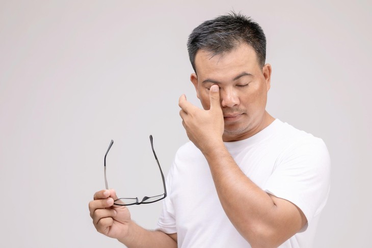 Khô mắt ngày hè, chuyện tưởng không mà lại có - Ảnh 2.