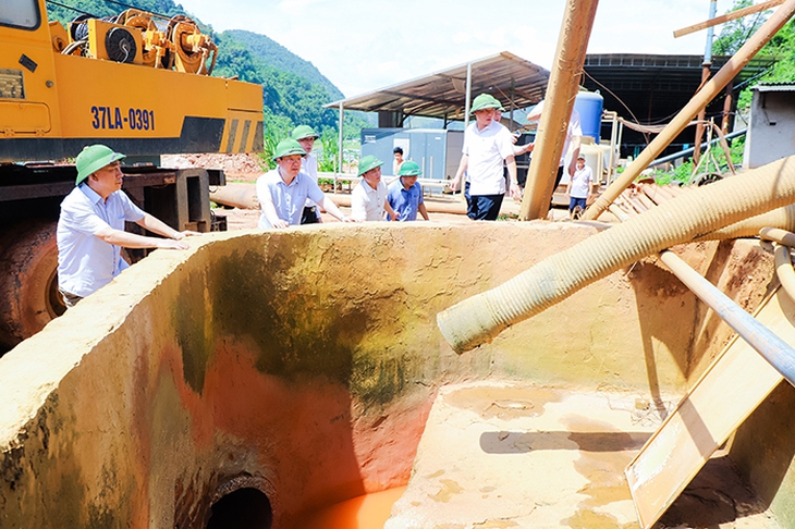 Điều tra ngay các doanh nghiệp có dấu hiệu vi phạm trên địa bàn xã có hiện tượng sụt lún khiến người dân sống trong bất an - Ảnh 3. Điều tra ngay các doanh nghiệp có dấu hiệu vi phạm trên địa bàn xã có hiện tượng sụt lún khiến người dân sống trong bất an - Ảnh 3.