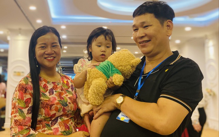 Vỡ oà niềm hạnh phúc được làm cha của người đàn ông vô sinh thứ phát 23 năm
