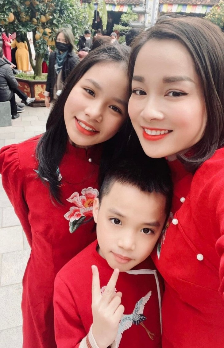 Mỹ nhân "Nhật ký Vàng Anh" sau 16 năm: Hạnh phúc bên chồng đại gia, làm mẹ đẹp nuột nà - Ảnh 2.