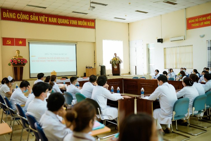 Chương trình kiểm soát huyết áp toàn diện tại Bệnh viện Quận Bình Tân - Ảnh 1.