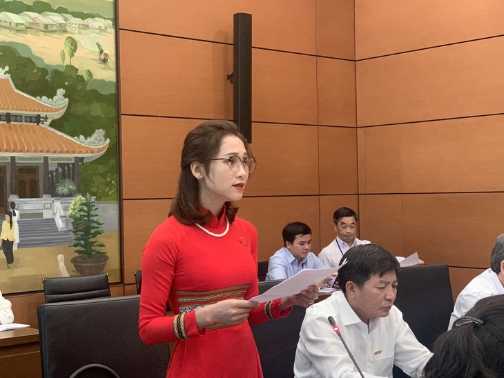 Bộ trưởng Bộ VHTTDL: Nếu "đèn nhà ai nấy rạng" thì không thể phòng, chống bạo lực gia đình - Ảnh 4. Bộ trưởng Bộ VHTTDL: Nếu "đèn nhà ai nấy rạng" thì không thể phòng, chống bạo lực gia đình - Ảnh 4.