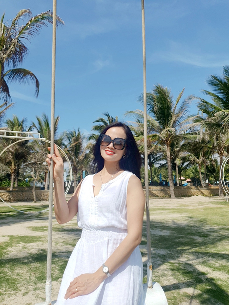 Ngắm nhan sắc đời thực của bà chị chồng đáng ghét trong phim "Thương ngày nắng về" - Ảnh 8.