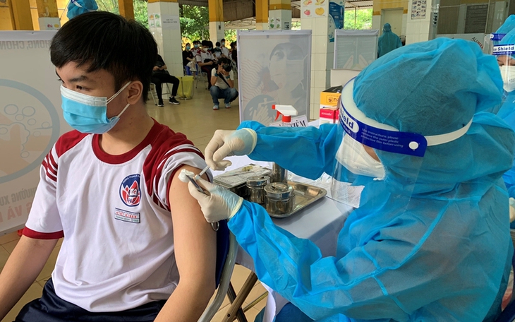 Ngày 5/5: Ca mắc COVID-19 mới tăng lên 4.305; đã tiêm hơn 1,6 triệu liều vaccine cho trẻ từ 5 - dưới 12 tuổi