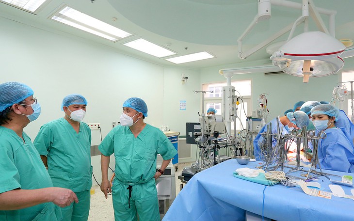 Ca ghép tim xuyên Việt xác lập 2 kỷ lục