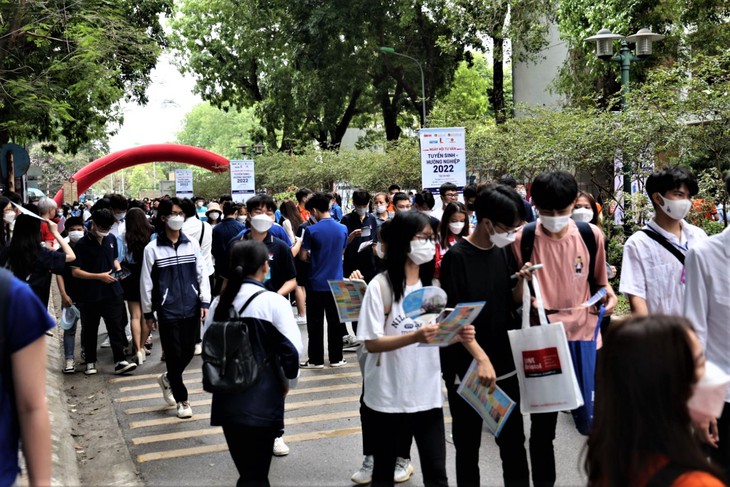 "Ngày hội Tư vấn tuyển sinh - hướng nghiệp" có quy mô lớn nhất từ trước tới nay - Ảnh 2. "Ngày hội Tư vấn tuyển sinh - hướng nghiệp" có quy mô lớn nhất từ trước tới nay - Ảnh 2.
