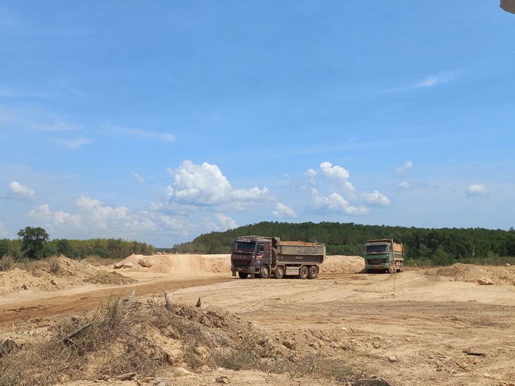 Người dân bức xúc vì nhà thầu thi công cao tốc gây thiệt hại nhưng “né” trách nhiệm - Ảnh 3. Người dân bức xúc vì nhà thầu thi công cao tốc gây thiệt hại nhưng “né” trách nhiệm - Ảnh 3.