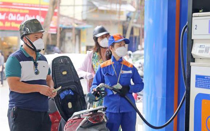 Giá xăng dầu tăng cao, ĐBQH lo ngại hiệu ứng "domino" tăng giá