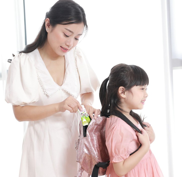 Trẻ đi du lịch bị ho đờm, sổ mũi, phải làm sao? - Ảnh 2.