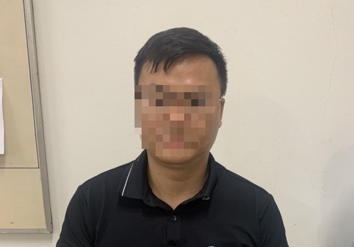 Triệu tập người đàn ông có hành vi bạo lực trẻ em khu vui chơi ở Linh Đàm - Ảnh 2.