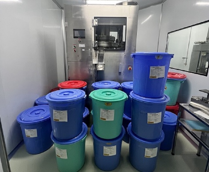 Triệt phá đường dây sản xuất, buôn bán thuốc điều trị COVID-19 với quy mô lớn - Ảnh 2.