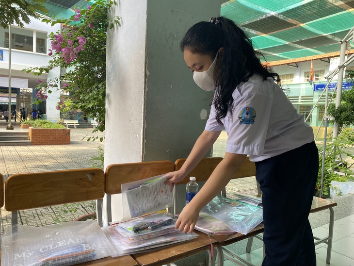 Hơn 94.000 thí sinh tại TP.HCM bước vào môn thi đầu tiên của kỳ thi tuyển lớp 10 - Ảnh 6. Hơn 94.000 thí sinh tại TP.HCM bước vào môn thi đầu tiên của kỳ thi tuyển lớp 10 - Ảnh 6.