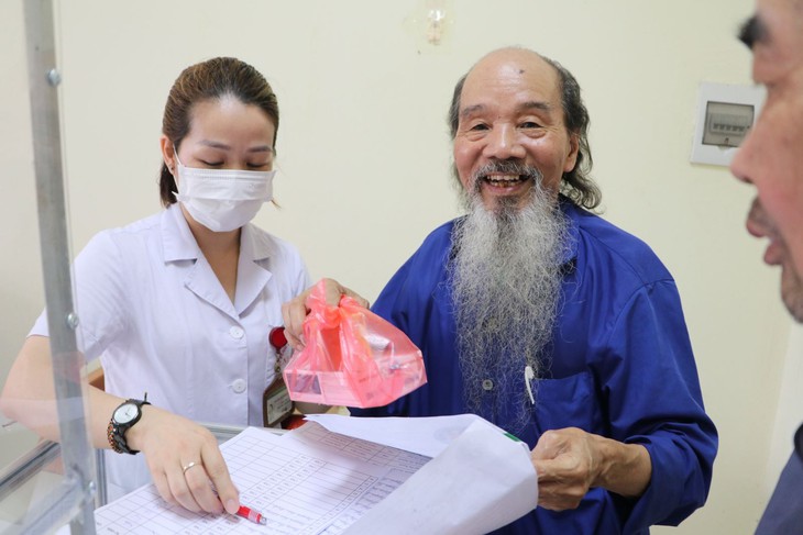 Thầy thuốc khám bệnh miễn phí tri ân người có công với cách mạng - Ảnh 17.