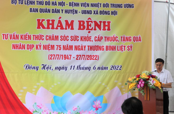 Thầy thuốc khám bệnh miễn phí tri ân người có công với cách mạng - Ảnh 2.