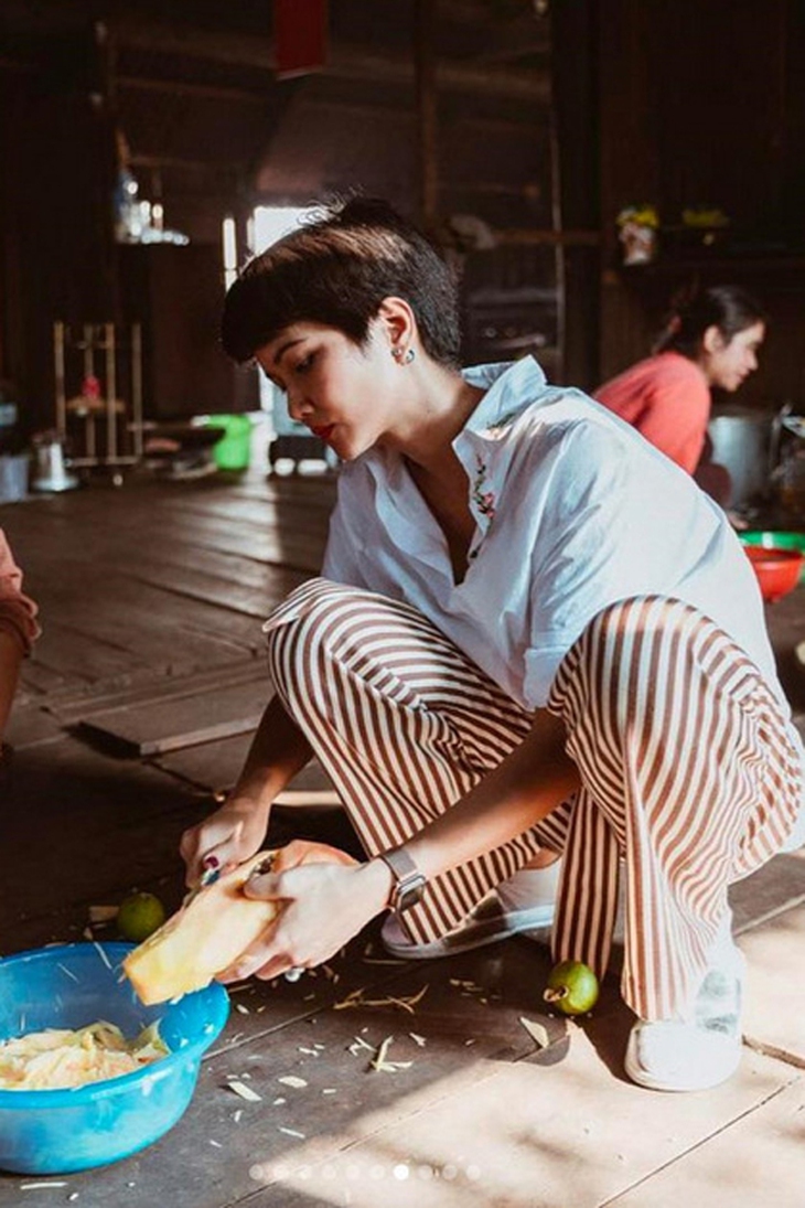 H'hen Niê: Hiện tượng Hoa hậu được khán giả yêu mến "thoát nghèo" mua xe, tặng nhà cho bố mẹ sau 5 năm đăng quang - Ảnh 4. H'hen Niê: Hiện tượng Hoa hậu được khán giả yêu mến "thoát nghèo" mua xe, tặng nhà cho bố mẹ sau 5 năm đăng quang - Ảnh 4.