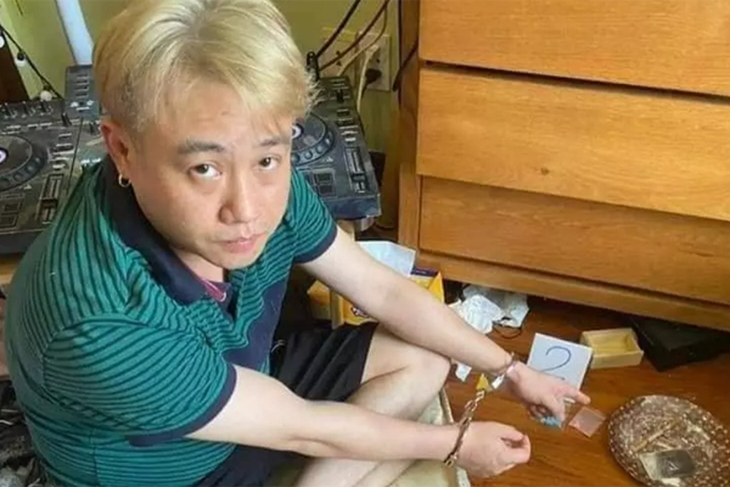 Đời tư của Hữu Tín: Thiếu gia nhà giàu chết hụt vì tự tử và gây sốc khi bị bắt khi đang "chơi" ma túy - Ảnh 6.