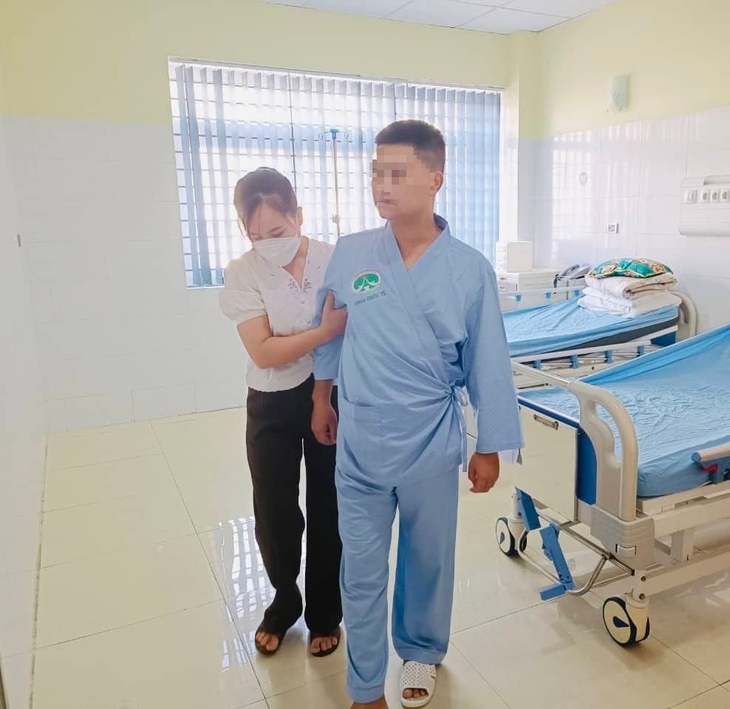 Thanh Hóa: Cứu sống ngoạn mục 1 bệnh nhân đặc biệt nhờ thực hiện đồng thời kỹ thuật ECMO và can thiệp tim mạch - Ảnh 6. Thanh Hóa: Cứu sống ngoạn mục 1 bệnh nhân đặc biệt nhờ thực hiện đồng thời kỹ thuật ECMO và can thiệp tim mạch - Ảnh 6.