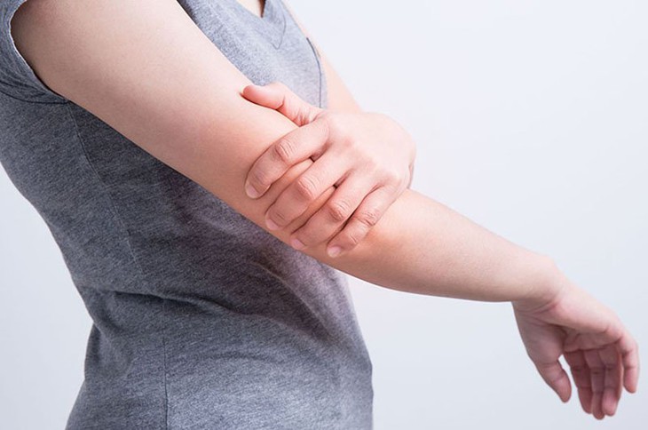 Ung thư tuyến mồ hôi thường khó được chẩn đoán hay chẩn đoán không đúng nếu chỉ dựa vào lâm sàng và phải xác định qua mẫu mô sinh thiết từ bướu hay hạch di căn.