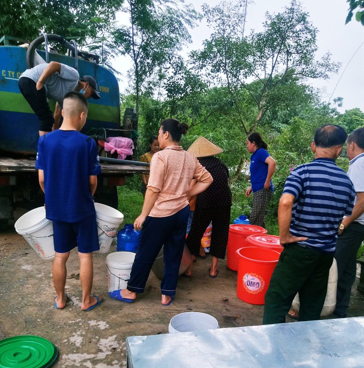 Nước sạch nhưng "vàng óng"... - Ảnh 3.